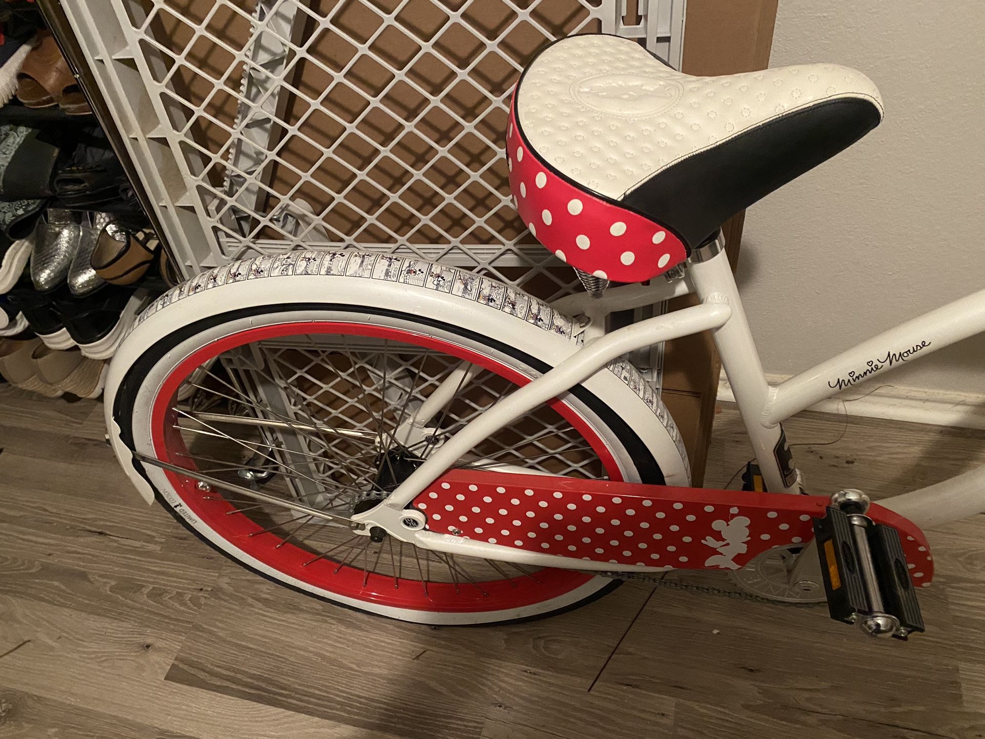 Minnie mouse 2025 beach cruiser