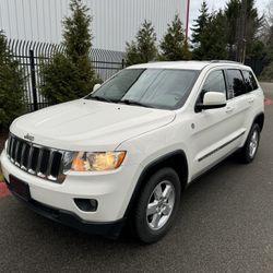 2012 Jeep Grand Cherokee Laredo Sport (4WD!!!)