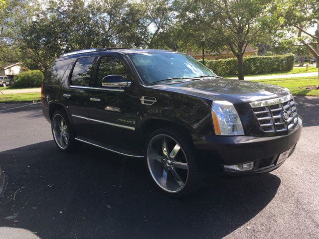 Omg absolutely gorgeous 2008 Cadillac escalade luxury package fully loaded clean title only about 70k miles