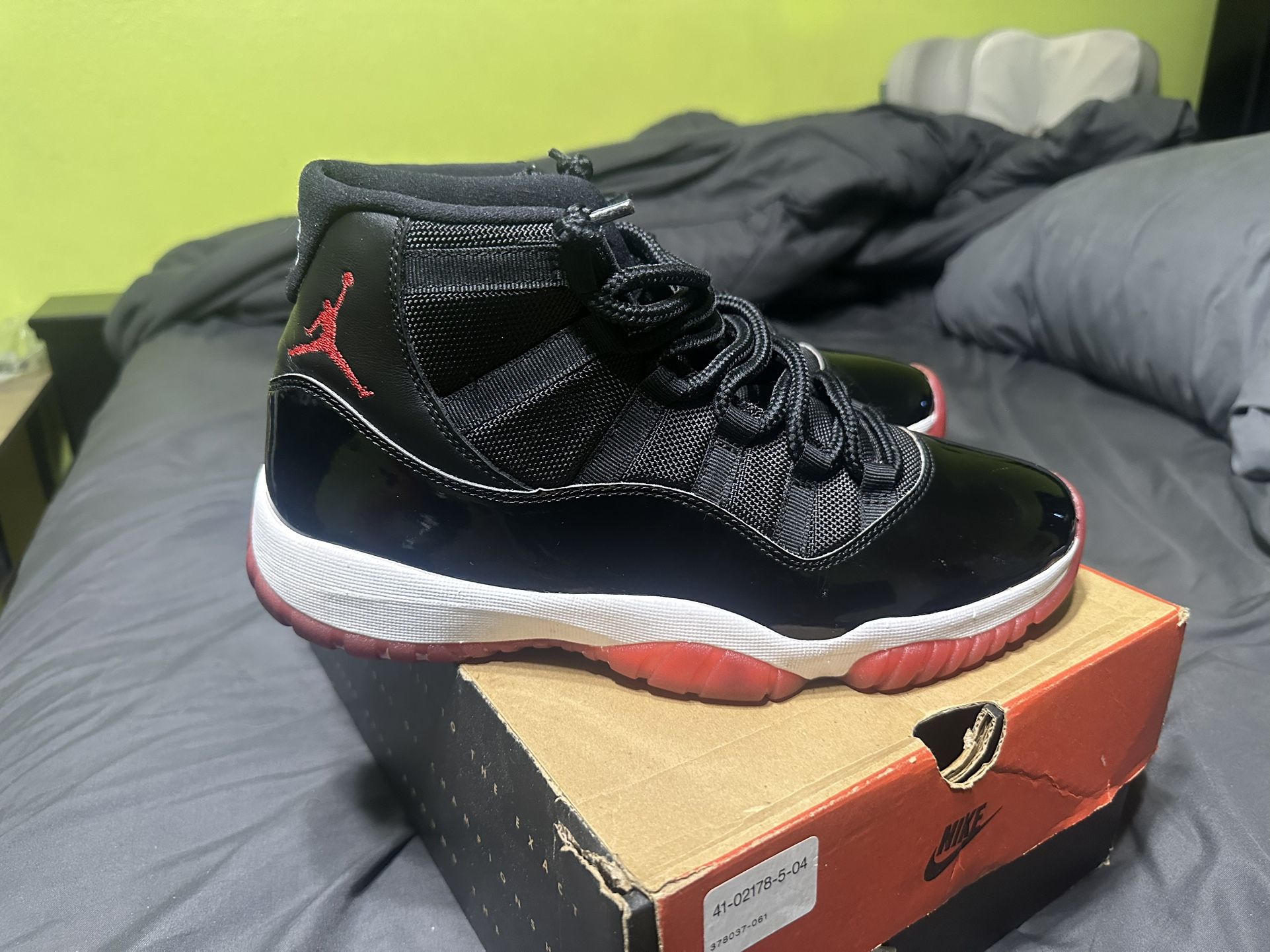 Bred 11s Size 9.5