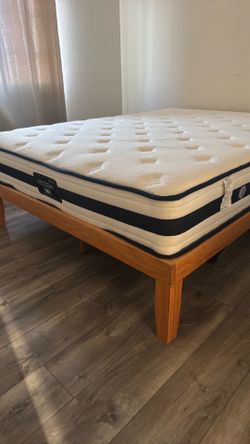 Queen matress and bed frame