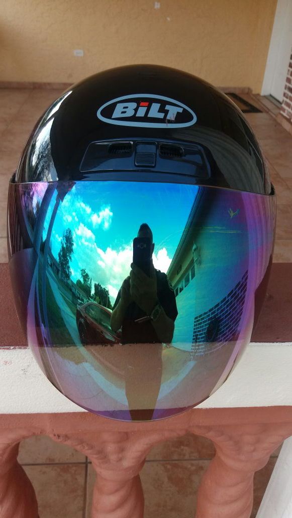 Motorcycle helmet