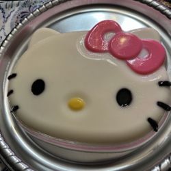 Breakable Hello Kitty