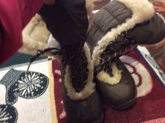 North face boots size 5