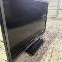 Sony 40” LCD HDTV (KDL-40VL160) – Great Condition with Remote