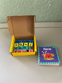 Match Word To Deed / Wooden Blocks Spelling Game