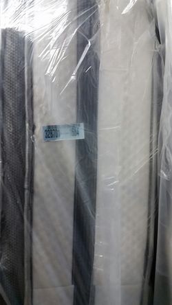 PILLOW TOP KING SIZE SEALY RECHARGE MATTRESS WITH BOX SPRING