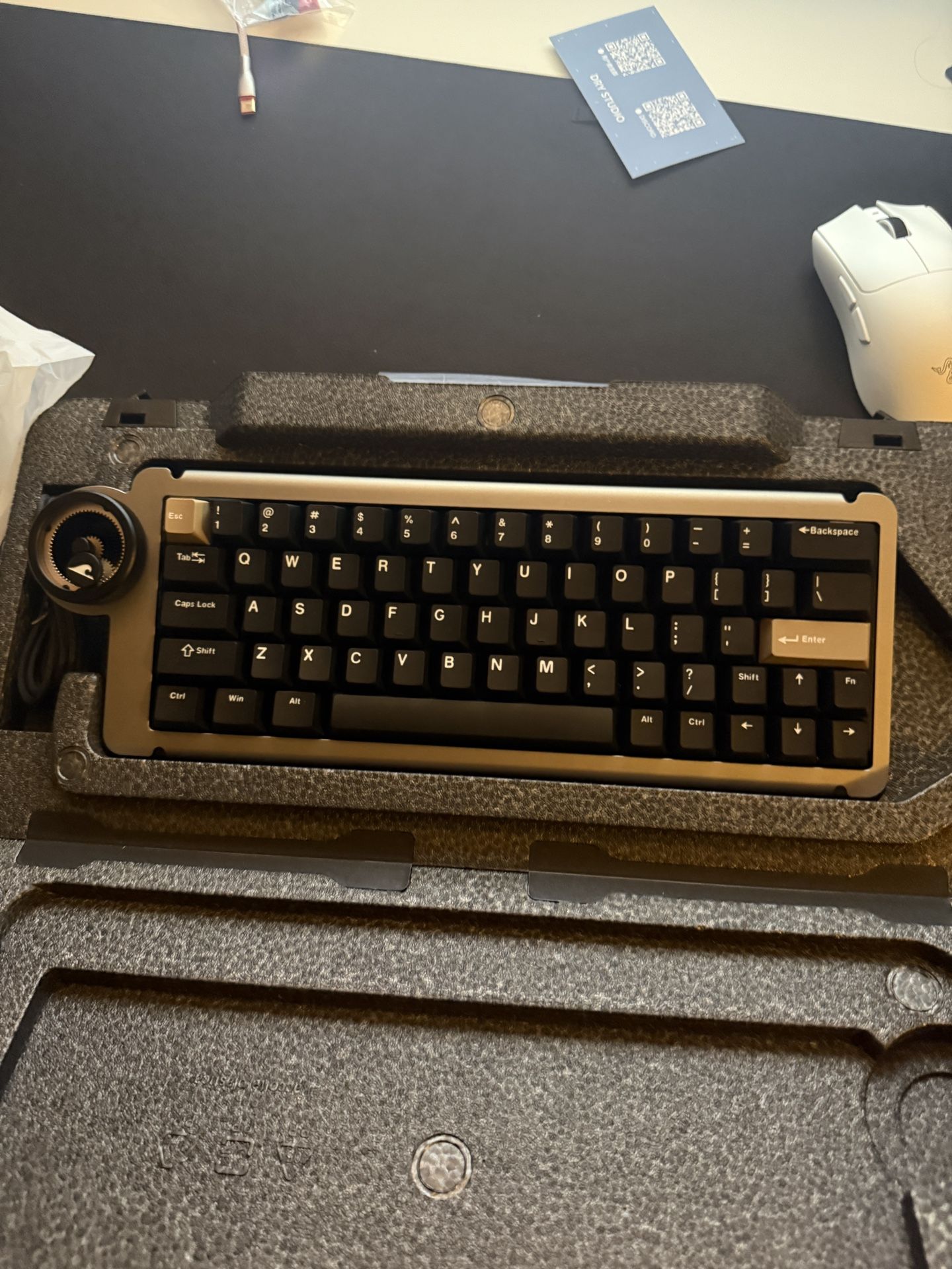 Dry Studio ice Ring 63 RT HE keyboard
