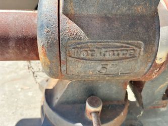 Workforce 5" Cast Iron Bench Vise