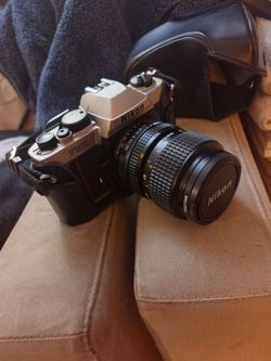 NIKON FM10  Camera kit