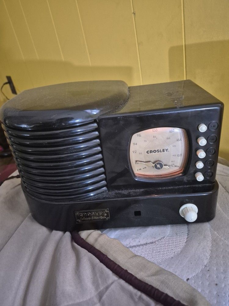 Old Radio/ Tape Player