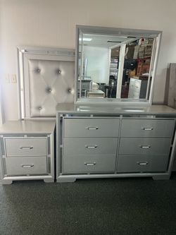 Brand new  king size bedroom set$1499 financing available no credit needed