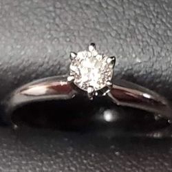 New Engagement Ring Solitaire