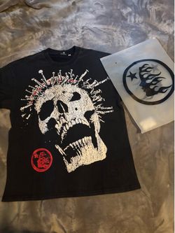 Graphic tee