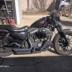 2011 Harley-Davidson Sportster Iron 883 Sportster Iron 883