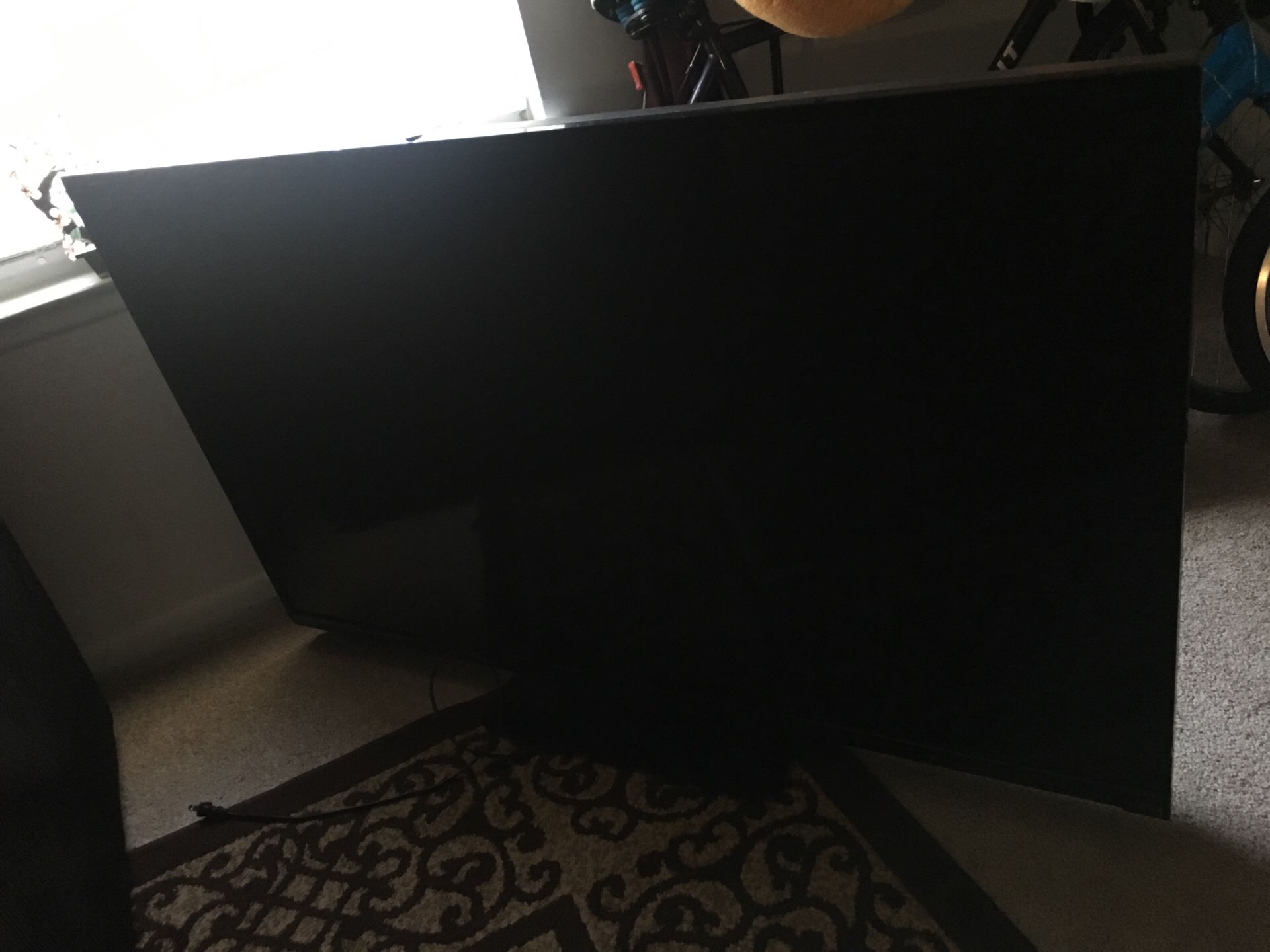 Free tv screen is cracked