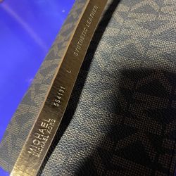 Michael Kors style 554131 synthetic leather