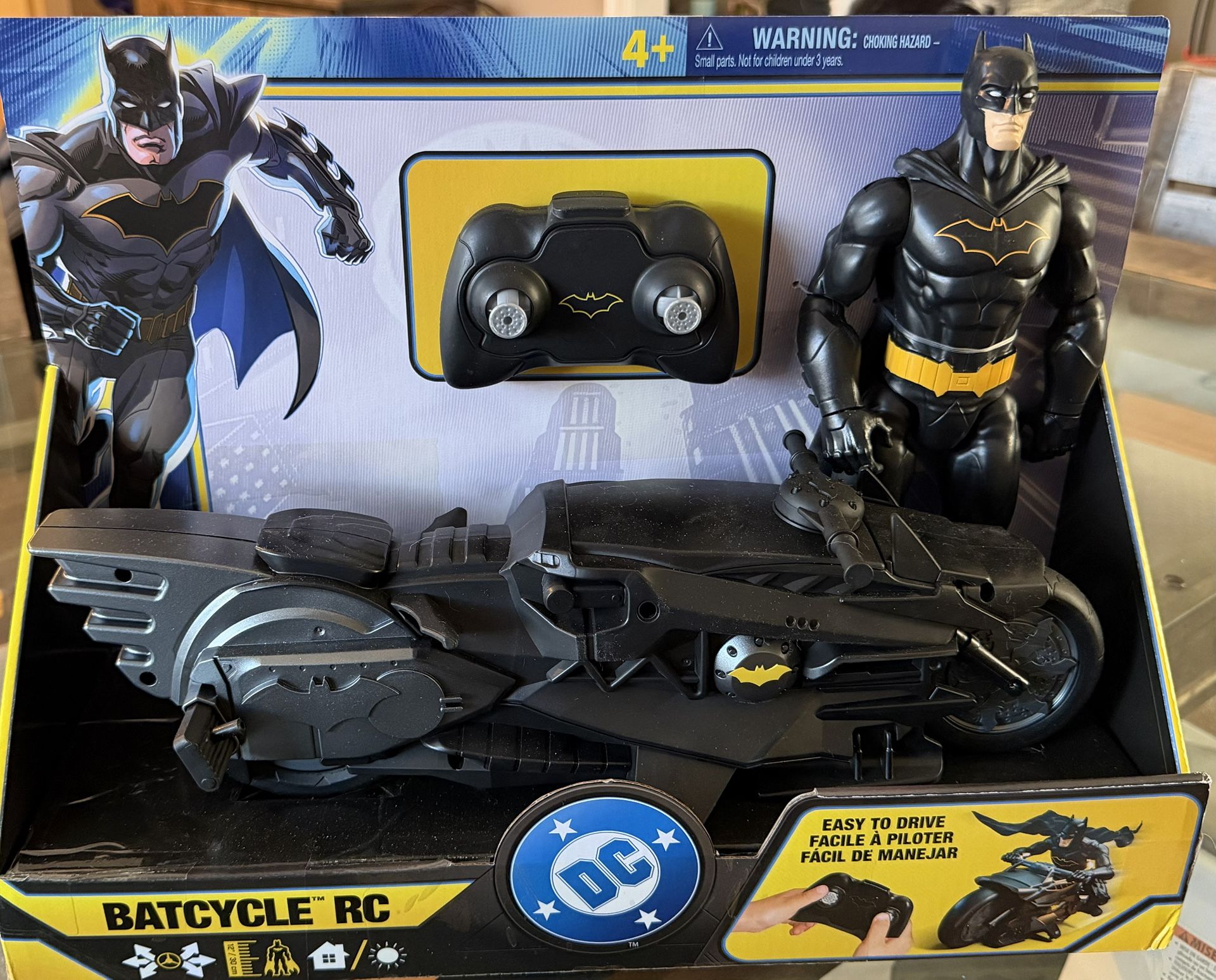 DC Comics, Batman Stealth Remote Control Batcycle with 12" Batman Action Figure