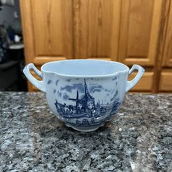 Johnson Brothers Tulip Time Blue Open Sugar Bowl.  Preowned Excellent Condition 