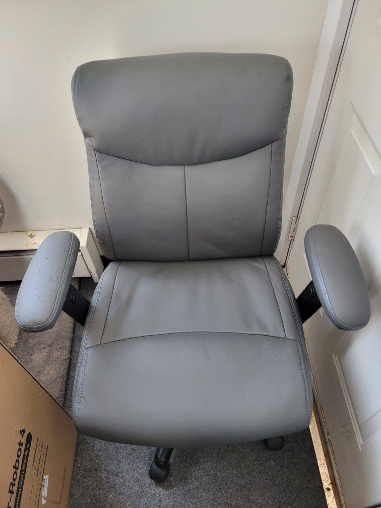 free  gray office chair