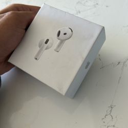 Brand New Apple Airpods 4 ANC noise canceling