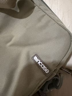 Incase like new laptop bag