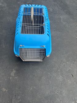 Blue Plastic Pet Travel Carrier Crate