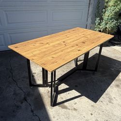Foldable Table 
