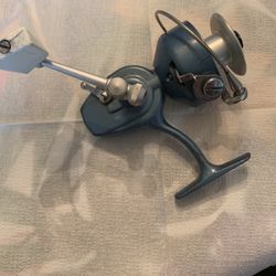 Fishing Reel PENN collectible $20