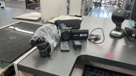 DVC UHD 5K Dual Lens Handheld Camcorder