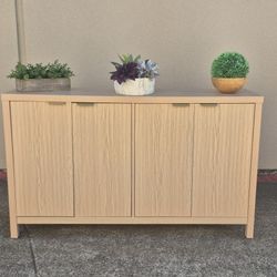 BEAUTIFUL FLUTED SIDEBOARD IN LIGHT OAK COLOR 4 DOORS AND REGULABLE SHELVES 57X17X35 BRAND NEW