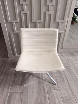National GRIN Modern Lounge Chair - White