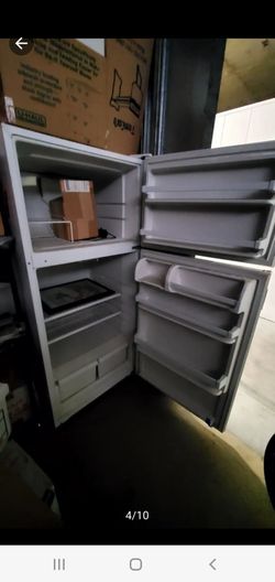 Apartment size refrigerator