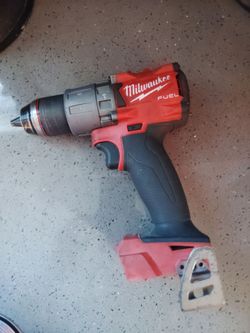 MILWAUKEE
M18 FUEL™ 1/2" Drill/Driver