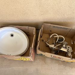 Bathroom Double Sink Vanity Top , Sinks And Mirror 