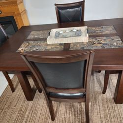 REAL WOOD DINING TABLE & 4 CHAIRS *EXCELLENT PRE-OWNED CONDITION