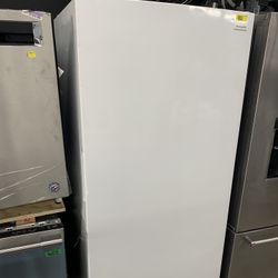 Frigidaire Up Right Freezer In White New Open Box 20 Cubic Ft