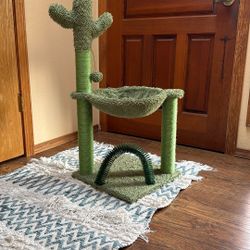 Cactus Cat Tree, Hardly Used 