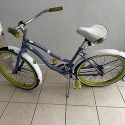 Bicycle for riding on the beach.brand Huffy Rim 24” . Good Tires Good Condition. 