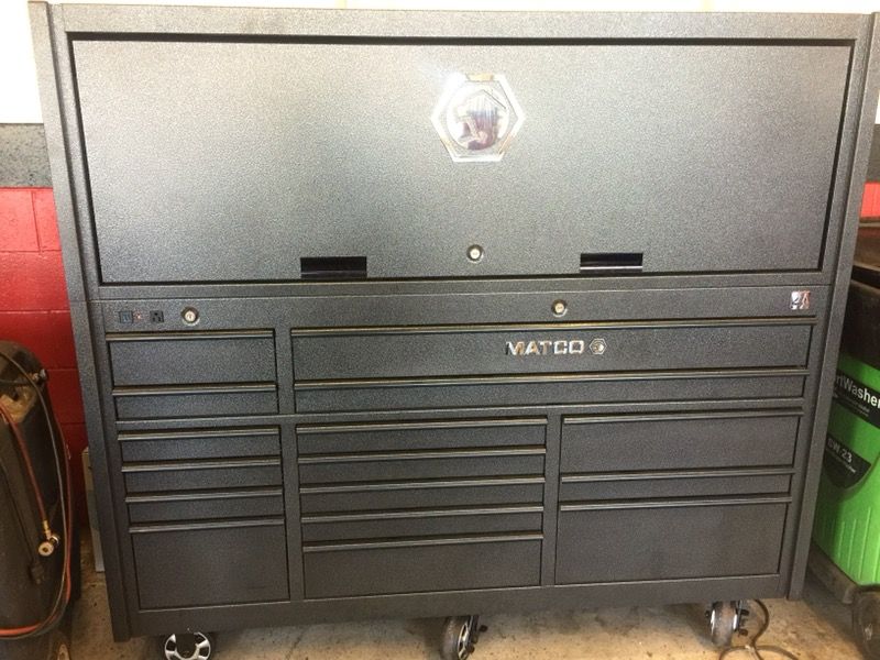 Matco 4S triple bay tool box with top hutch