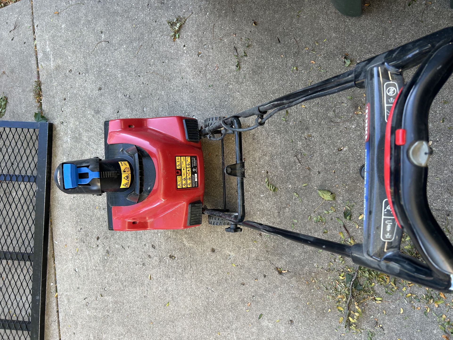 Toro snowblower 18 inch, electric (no battery powered) Lawn & Garden