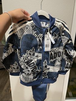 Boy Adidas Set  5-6Y