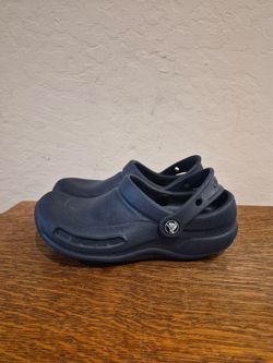 Navy Blue Crocs Bistro Work Clogs
Boy's Size US 5