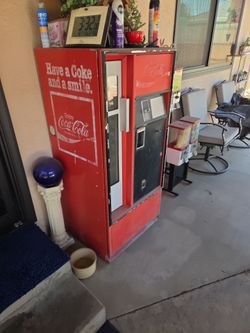 Original coke vending machine 1965 15c per bottle