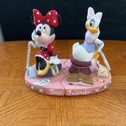 Disney Minnie Mouse and Daisy Duck Best Friends figurines
