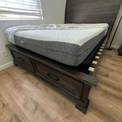 Queen size bedroom set