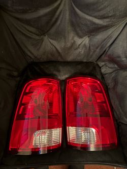 🔥2009-2018 Dodge Tail Lights OEM 09DS RH & 09DS LH 12v 1500,2500,3500