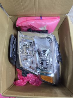 Headlight NISSAN Titan 2020 Left Side