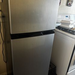 Refrigerator For Sale!!!