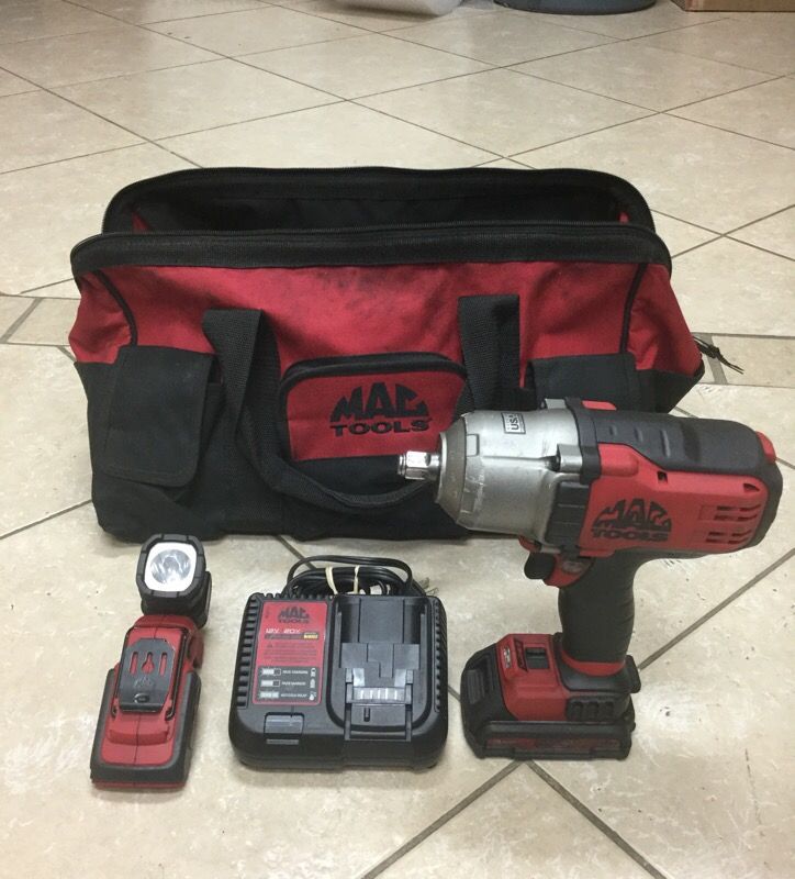 Mac Tools (Bwp151) Impact Wrench & Charger (MCB115) & Light (Mclo44) / Mac Tools Bag